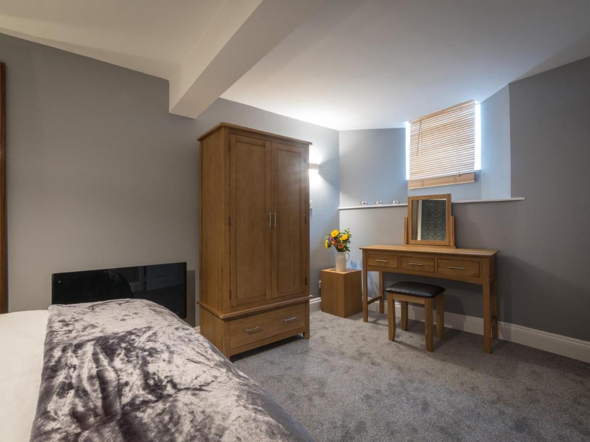 אקסטר Southernhay Basement Apartment מראה חיצוני תמונה
